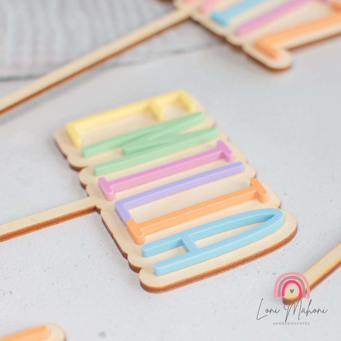 Bunter, personalisierter Tortenstecker mit Namen (Cake Topper)