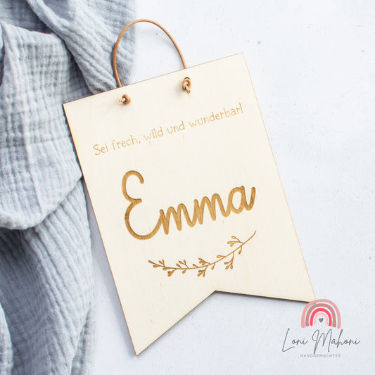 Türschild "Vorname" aus Holz Lasercut Motiv: Wimpel