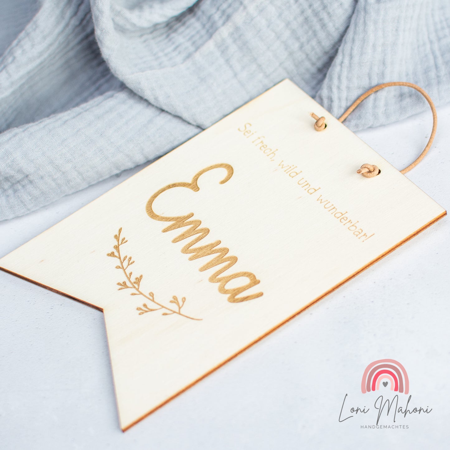 Türschild "Vorname" aus Holz Lasercut Motiv: Wimpel