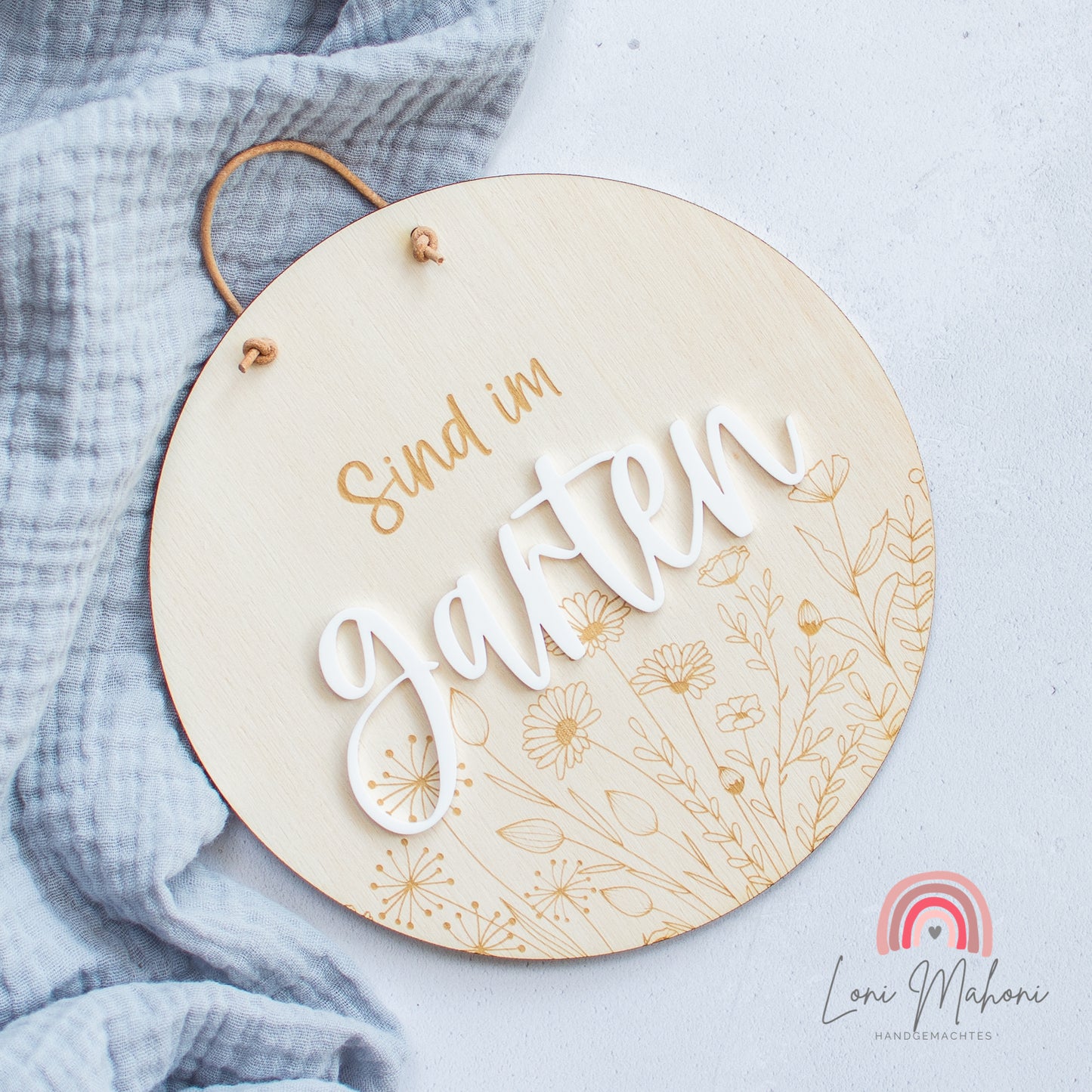 Türschild "Sind im Garten" aus Holz mit Acryl-Detail