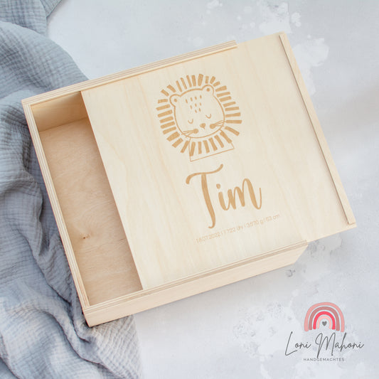 Erinnerungsbox zur Geburt, personalisiert, Motiv Löwe