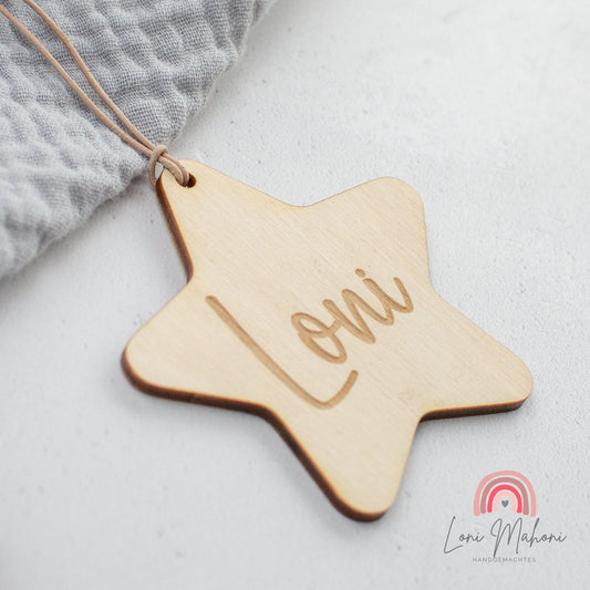 Anhänger aus Holz, personalisiert für Christbaum oder als Geschenkanhänger, Motiv Stern