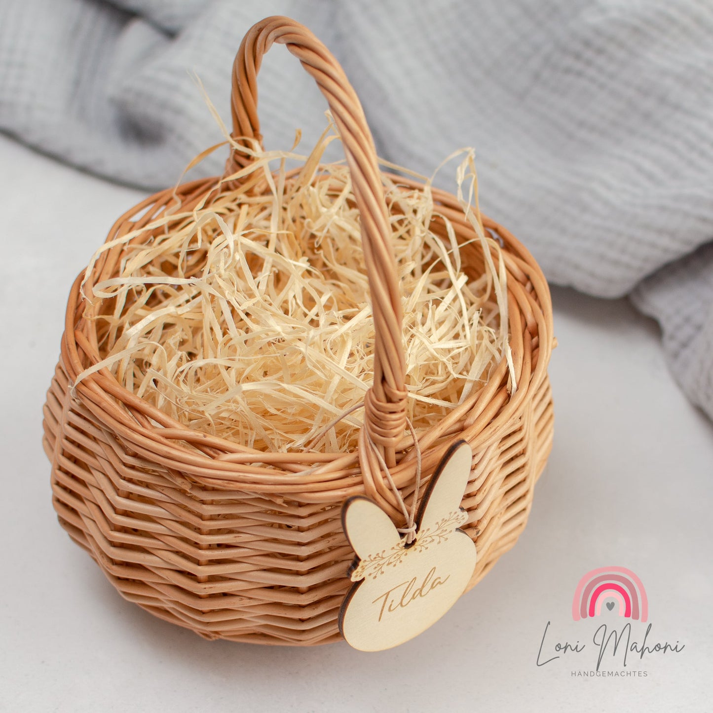 Osterkorb für Kinder mit personalisiertem Osteranhänger, Motiv Osterhase