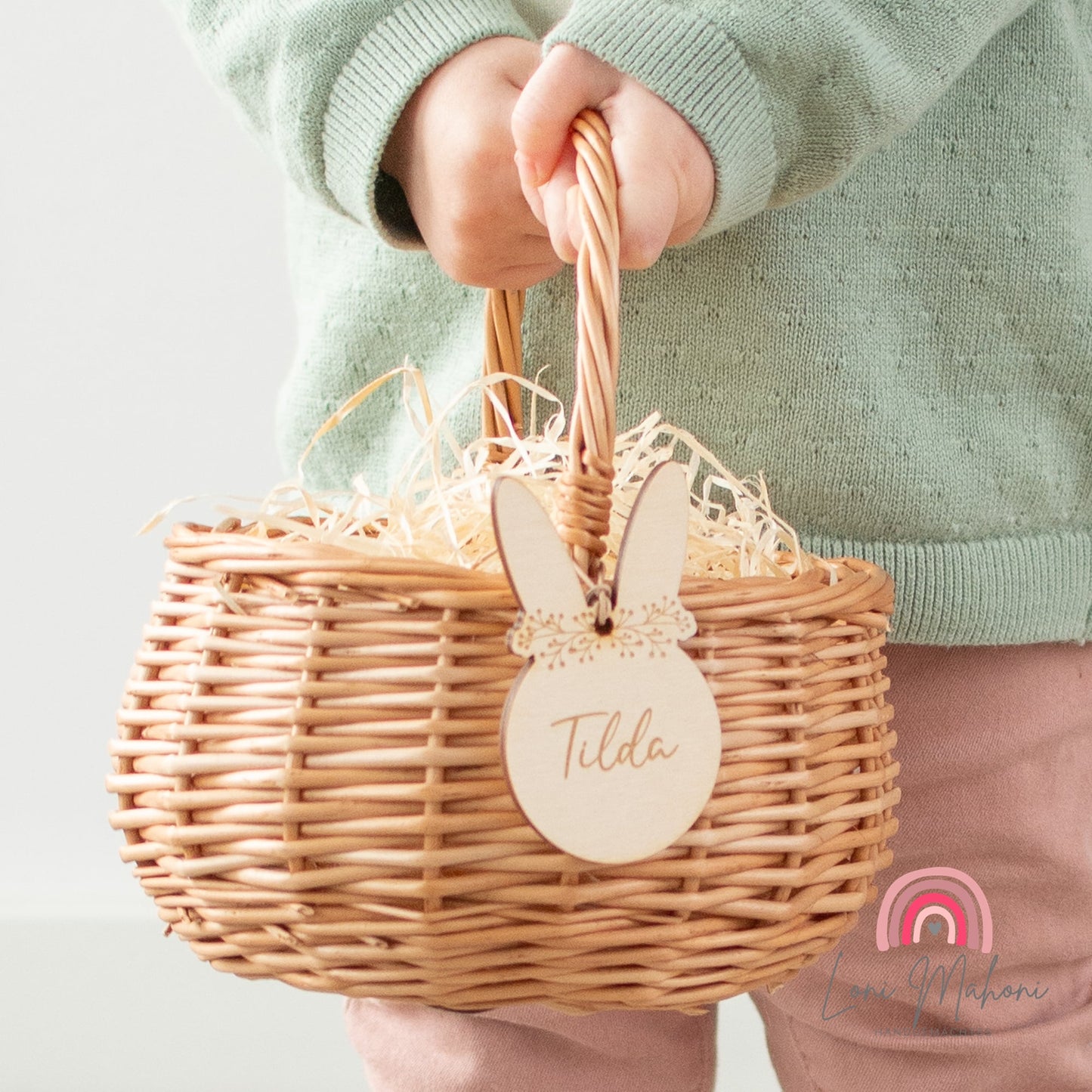 Osterkorb für Kinder mit personalisiertem Osteranhänger, Motiv Osterhase