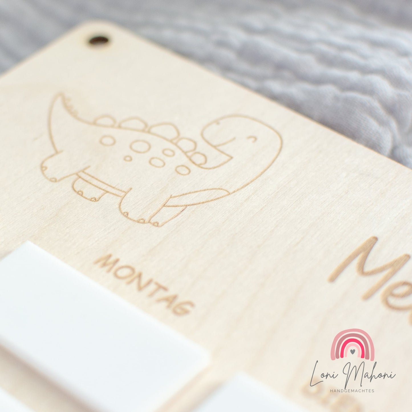 Personalisierter Stundenplan aus Holz und Acryl, Motiv Dinosaurier